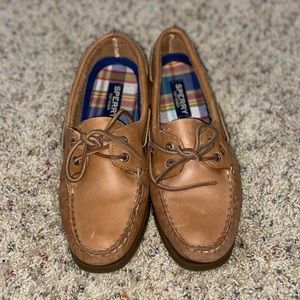 LIGHTLY WORN sperrys